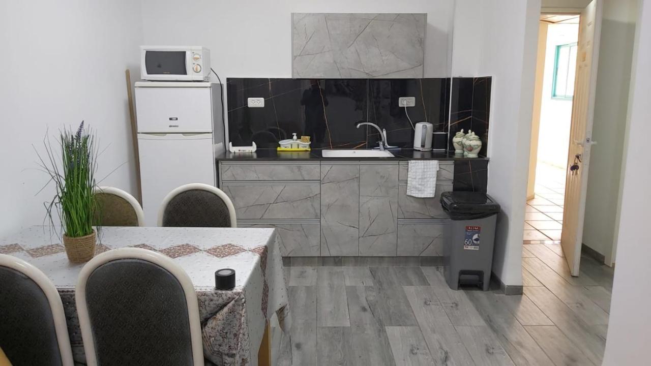 Rina Vacation Apartment Tiberias Eksteriør billede
